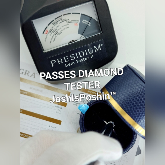 2CT Oval Moissanite hidden halo ring in sterling silver - Picture 3 of 16